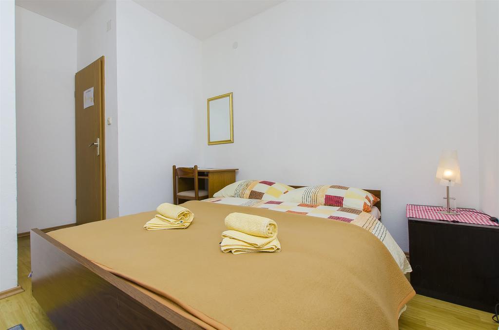 Rooms Marijana Caporice Esterno foto