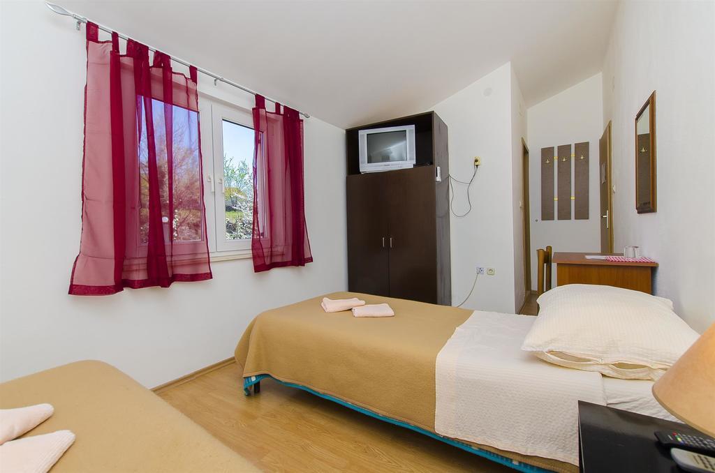 Rooms Marijana Caporice Esterno foto