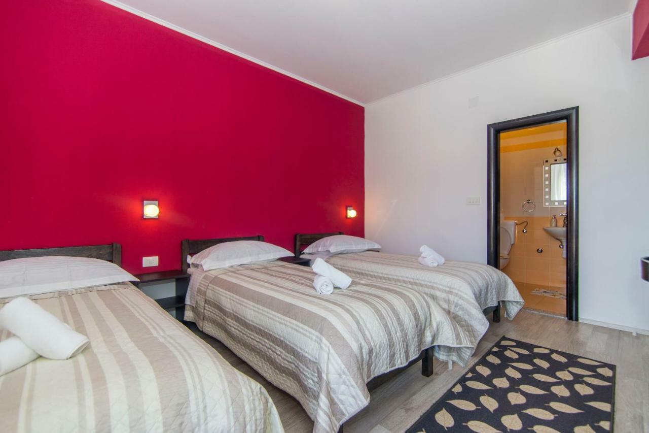 Rooms Marijana Caporice Esterno foto